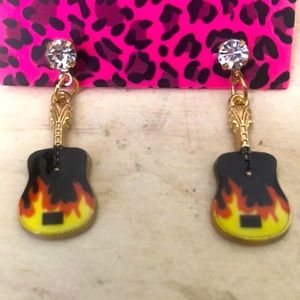Electric guitars 🎸 fashion pierce earrings